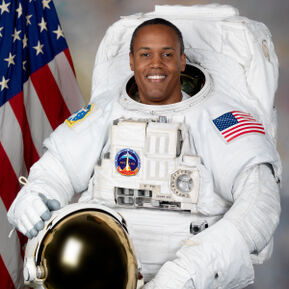 Alvin DREW