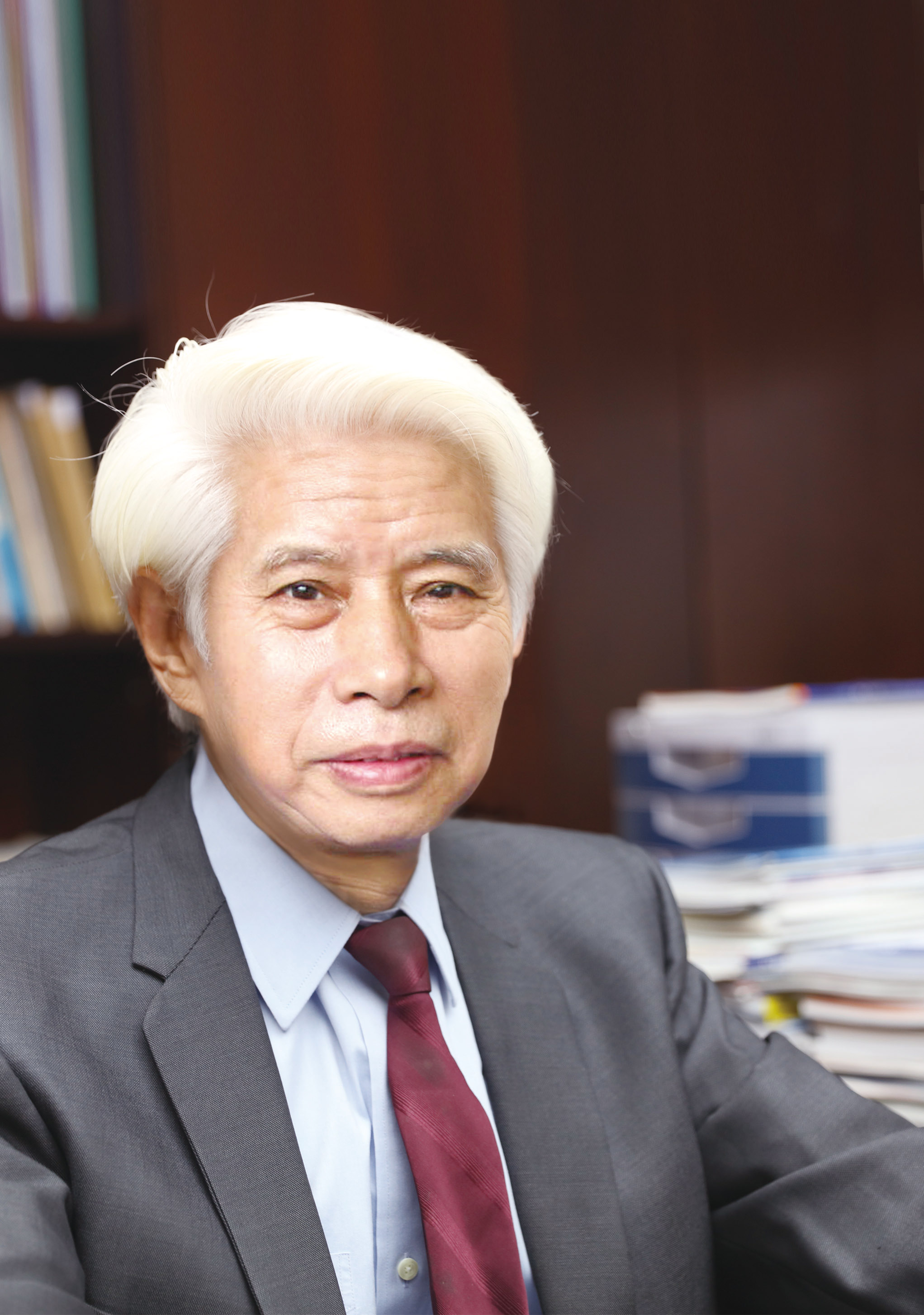 Prof. Yu Menglun